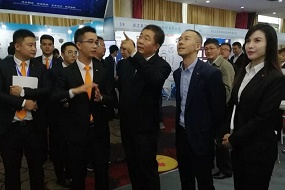  國家檔案局副局長、中央檔案館副館長付華同志親臨永亨北京展會現(xiàn)場指導(dǎo)工作
